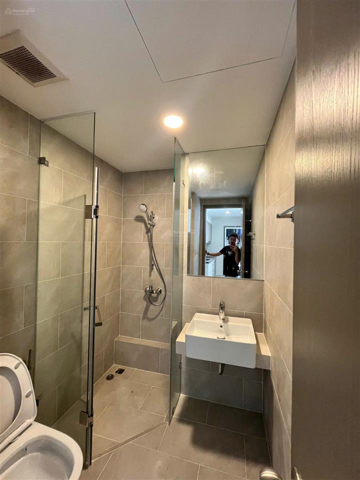 Chủ ngộp bán gấp 2pn 2wc 69m, giá tốt 3,25tỷ (102%), có ban công, nhà sẵn giường tủ