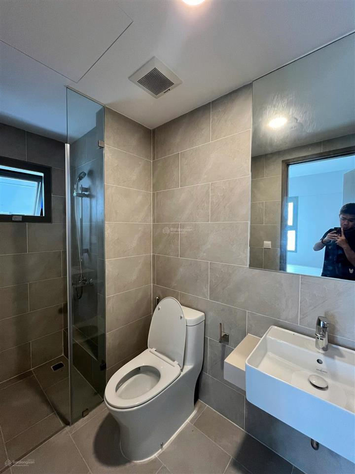Chủ ngộp bán gấp 2pn 2wc 69m, giá tốt 3,25tỷ (102%), có ban công, nhà sẵn giường tủ