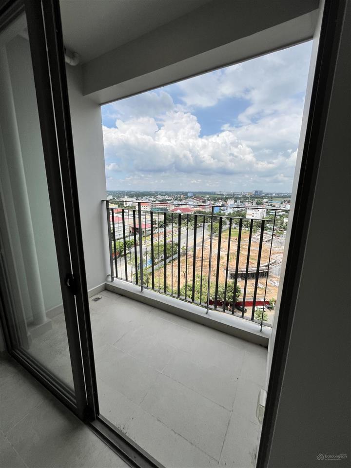 Chủ ngộp gấp bán căn góc 2pn+2vs 69m2 giá 3.2 tỷ, sẵn giường tủ nhà mới 100%, view ngoại khu