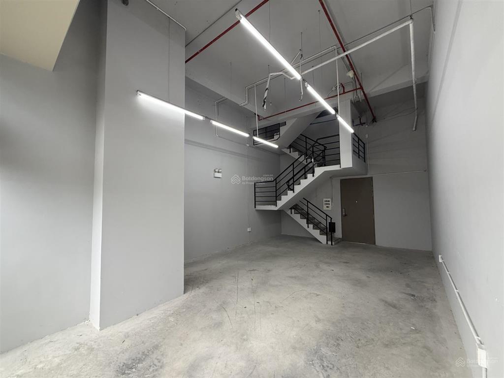 Cho thuê shophouse thương mại giá 15tr  sẵn 2 lầu, hoàn thiện sẵn 100% cc westgate