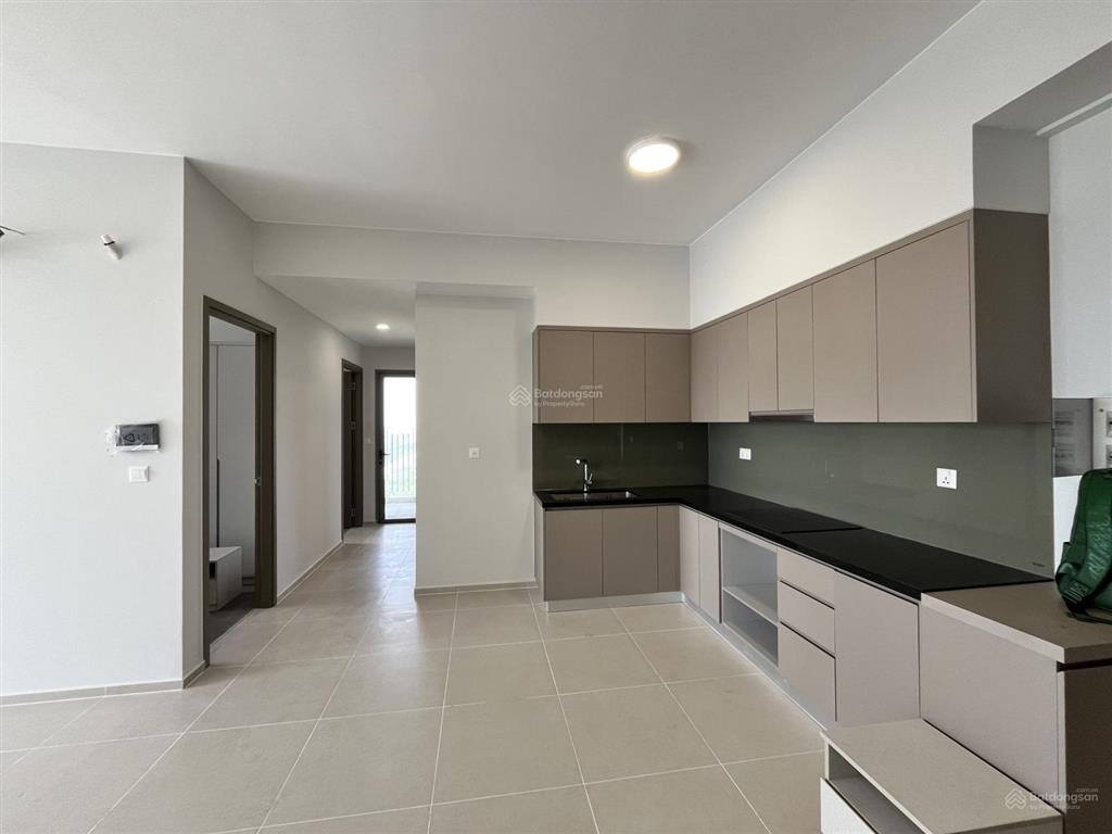 Cho thuê gấp 3pn 85m² giá 9 triệu/tháng view hồ bơi, giường tủ, chung cư westgate