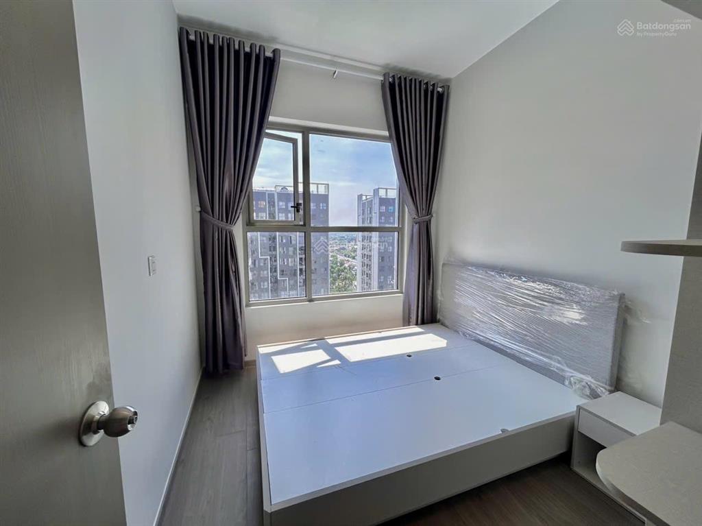 Cho thuê 2pn view nội khu giá 7 triệu/th, sẵn giường tủ, chung cư westgate