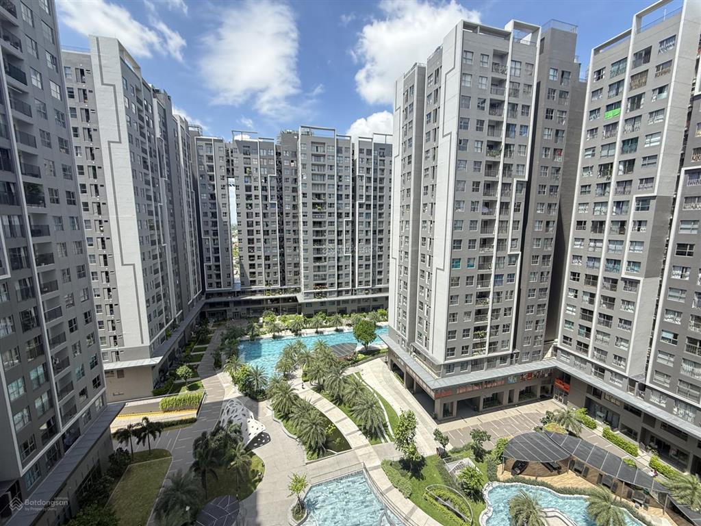 Cho thuê 2pn view nội khu giá 7 triệu/th, sẵn giường tủ, chung cư westgate