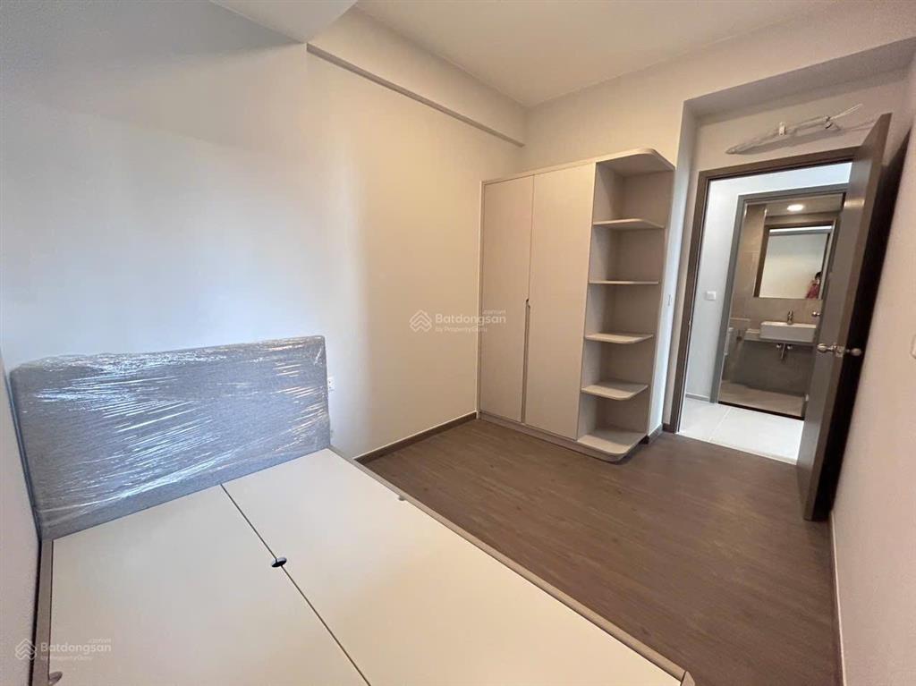 Cho thuê 2pn view nội khu giá 7 triệu/th, sẵn giường tủ, chung cư westgate