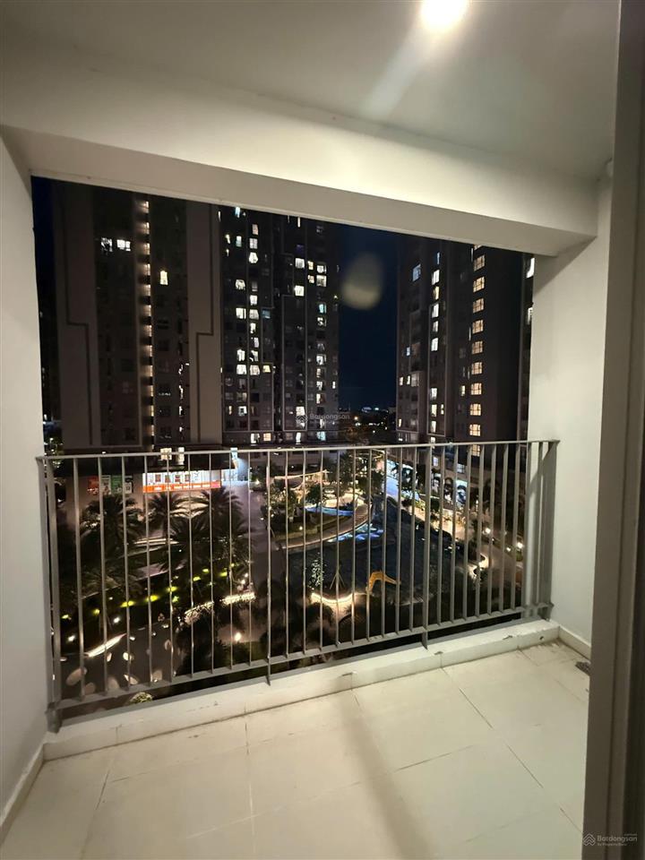 Cho thuê 3pn 85m2 + view hồ bơi giá 12tr/tháng  full nội thất, chung cư westgate