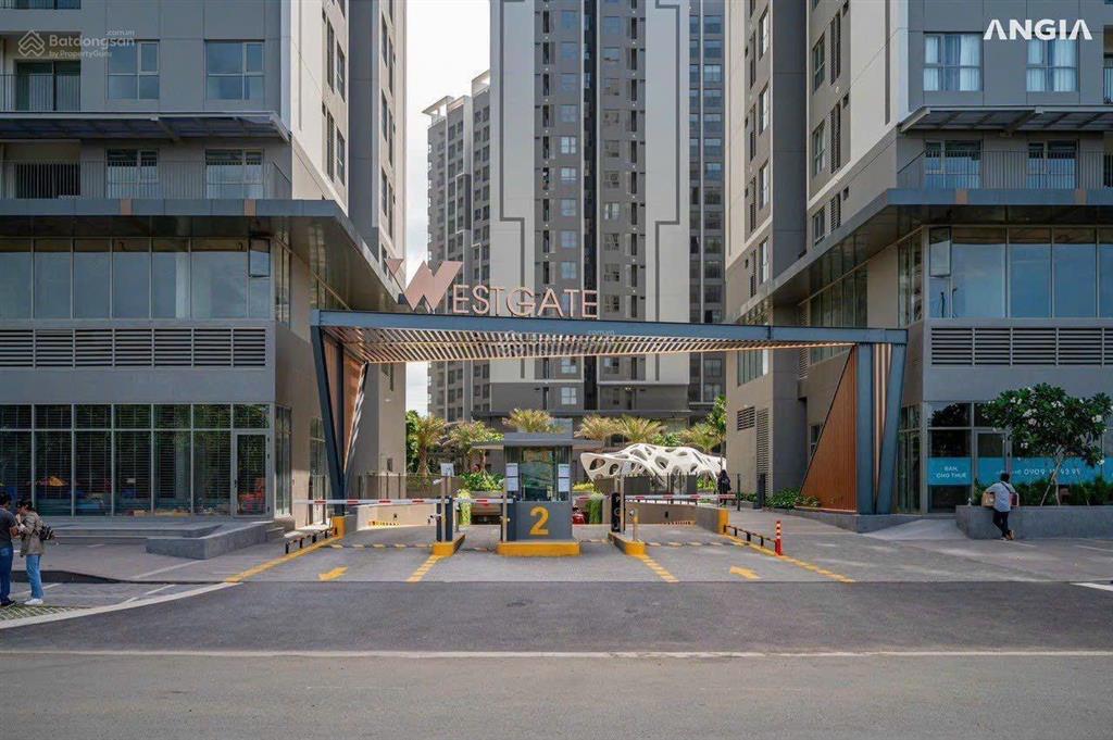 Bán gấp sổ sẵn westgate 2pn 60m2, giá 2,48 tỷ full 102%, view ngoại khu, giá tốt dự án