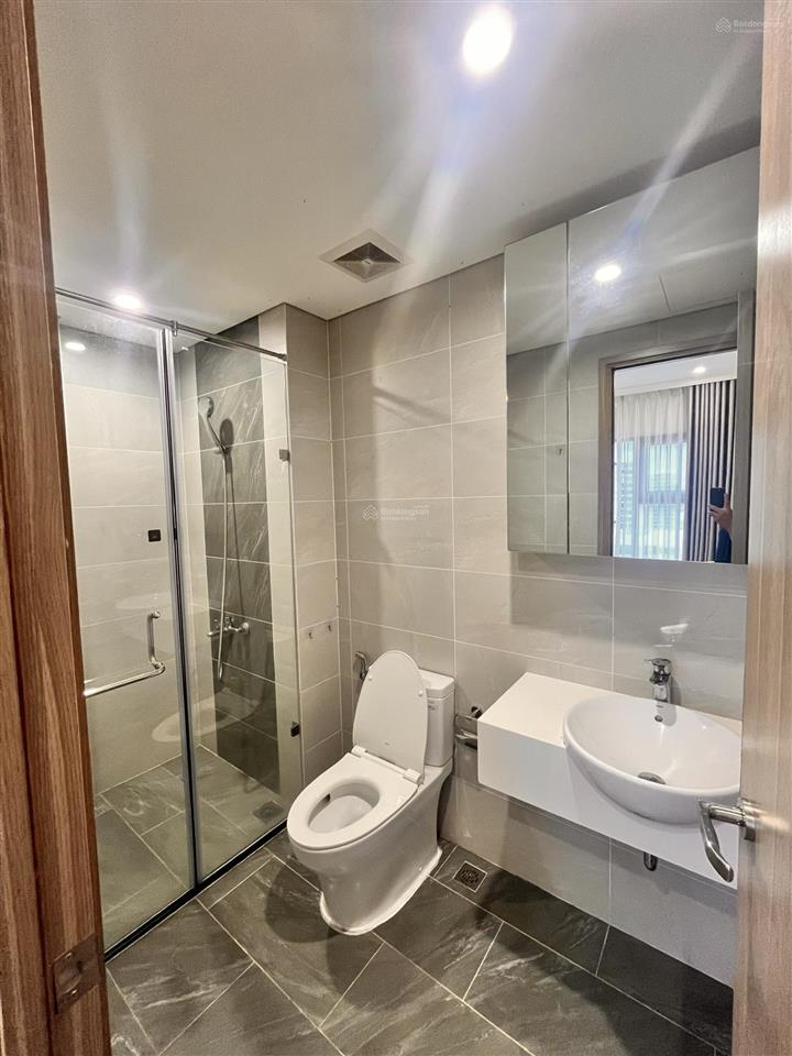 Bán gấp căn hộ 2pn, 3,1 tỷ full nội thất sổ hồng công chứng nhanh