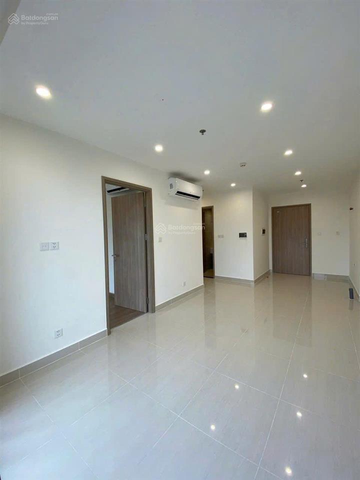 Bán nhanh căn hộ 2pn 2wc view hồ bơi siêu đẹp tầng trung hướng đông nam