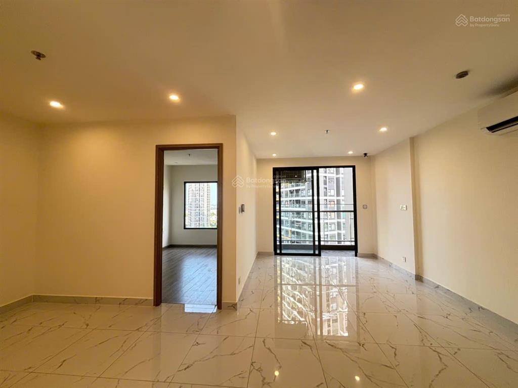 Cắt lỗ hơn 700 triệu căn 1pn+ diện tích lớn 52m view hồ bơi & sông giá chỉ 2,65 tỷ