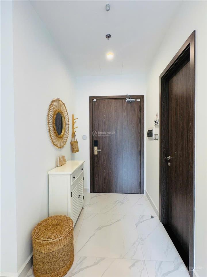 Chủ gửi bán gấp căn góc 2pn 2wc full nội thất cao cấp tại phân khu the beverly