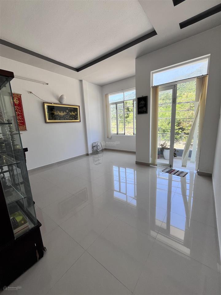 Nhà phố biển gần bến du thuyền tp nha trang