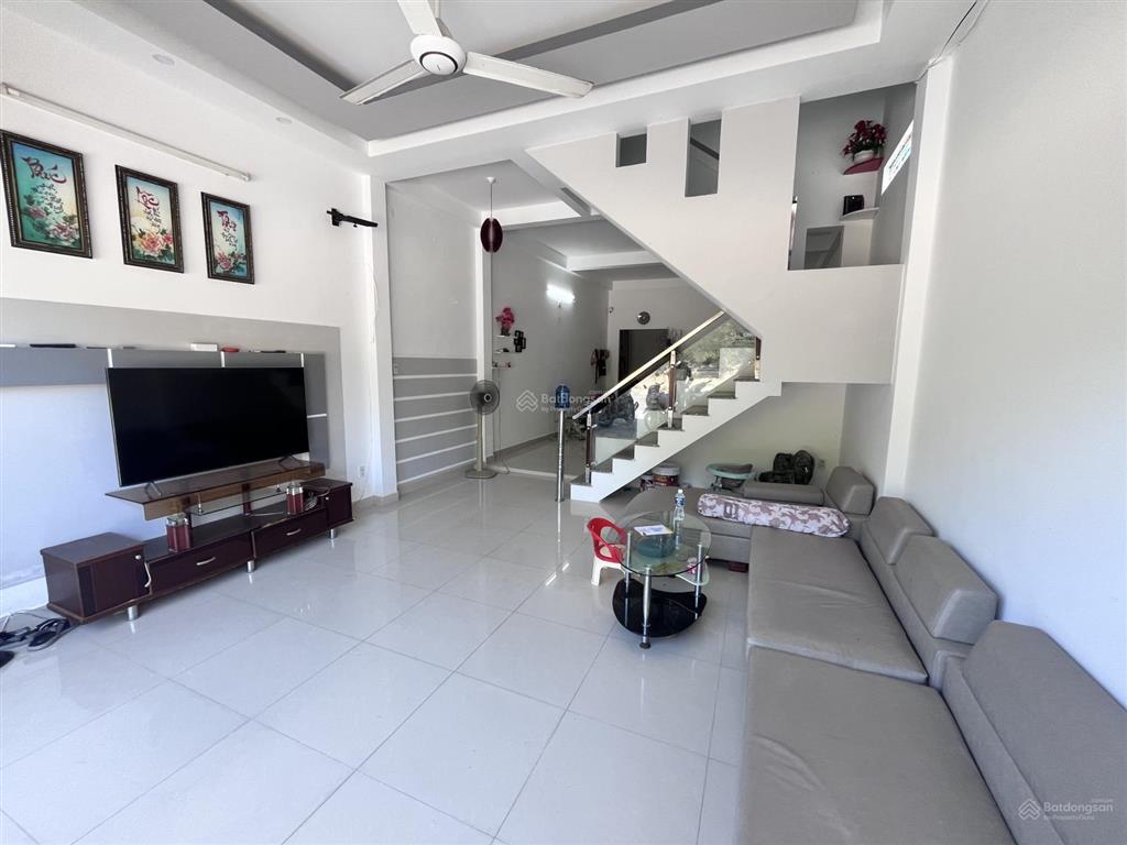 Nhà phố biển gần bến du thuyền tp nha trang