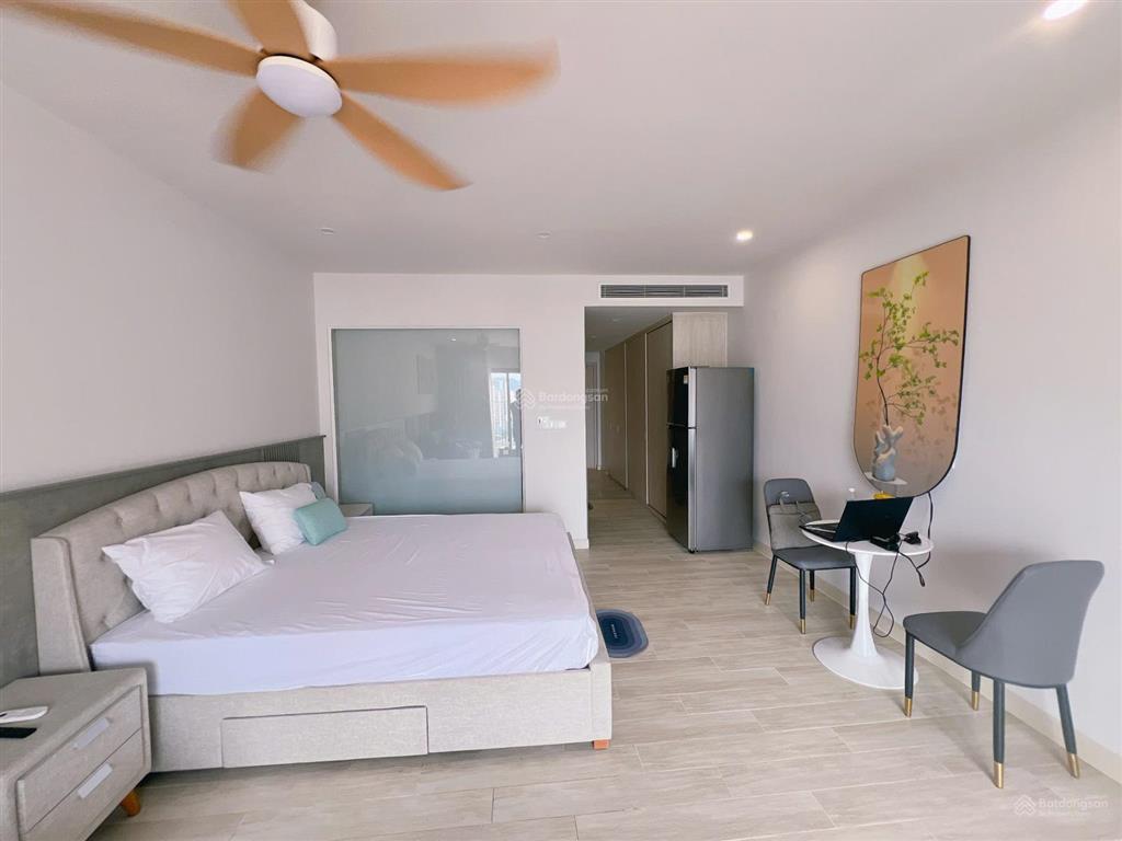 Gía siêu cạnh tranh căn studio goldcoast nội thất đẹp chỉ 5,2tỷ đã có sổ.  0794 546 *** (ms. uyên)