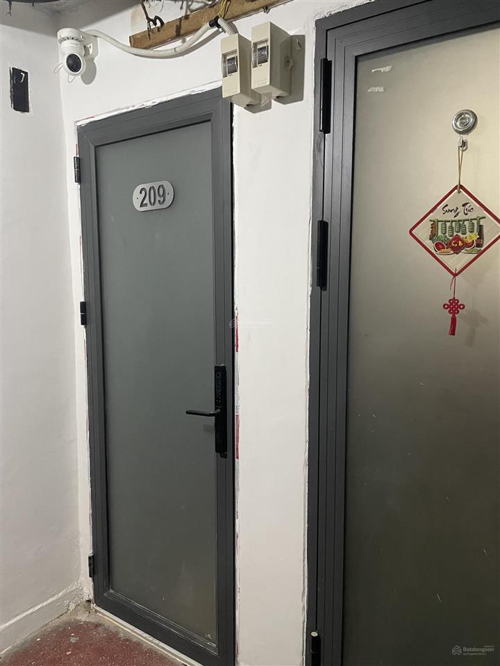 Căn hộ gần chợ bến thành, lầu 2 có thang máy