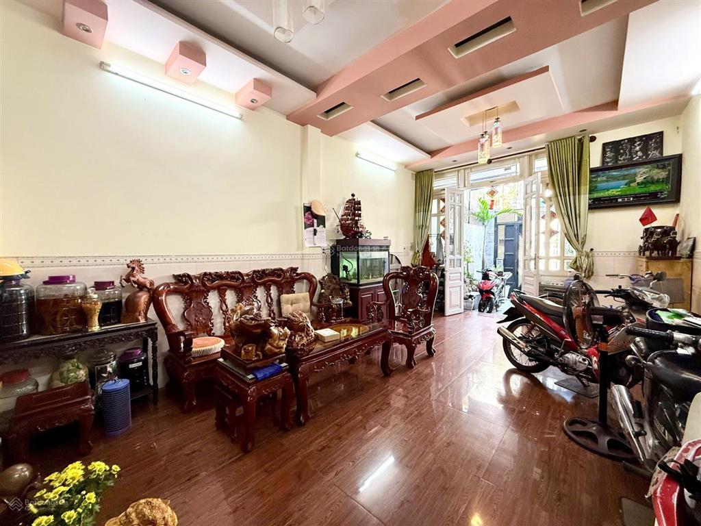 Bán nhà phú nhuận sát mặt tiền 75m2 x 4 tầng chỉ 8,8 tỷ còn bớt
