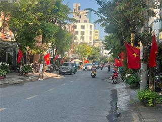 Bán khách sạn 9 tầng khu biển phạm văn đồng  đường loseby  khai thác tốt