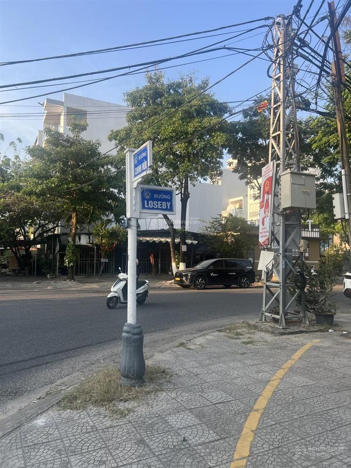 Bán khách sạn 8 tầng khu biển phạm văn đồng  đường loseby  khai thác tốt