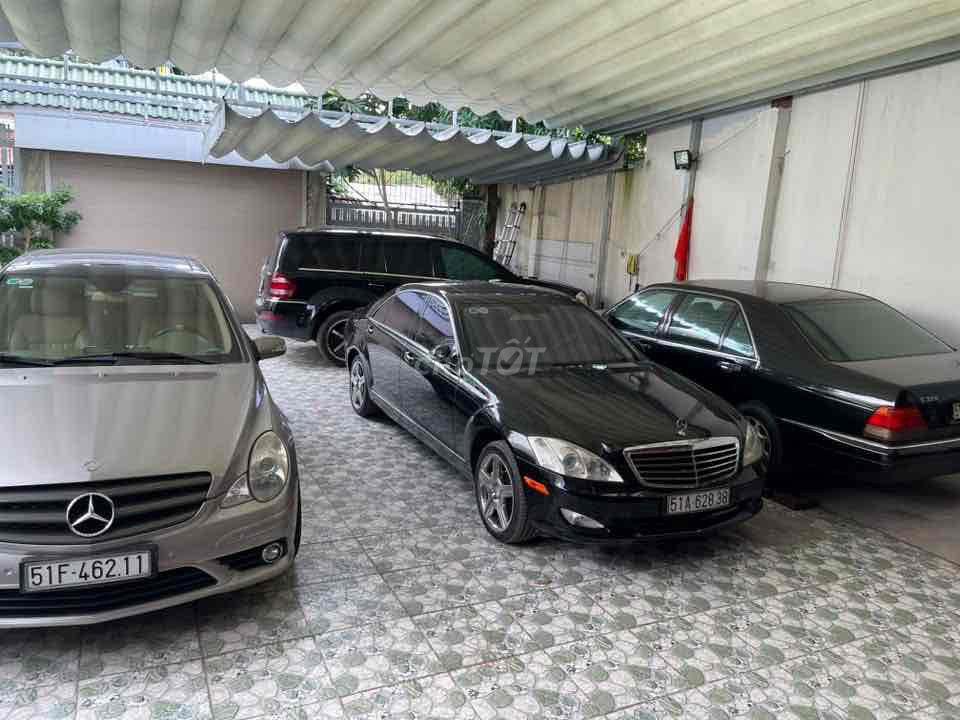 biệt thự và dãy nhà trọ