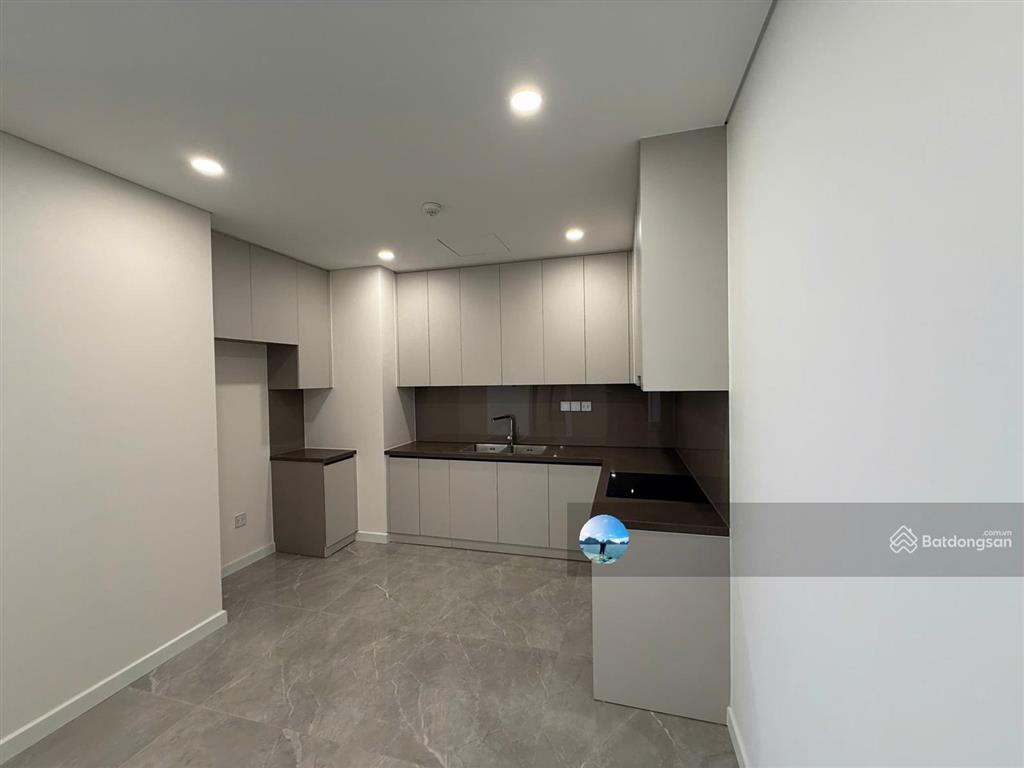 Cho thuê 3 ngủ nguyên + 108m2 chỉ với 14tr/th giá hời sunshine green iconic  em long 0869 971 ***