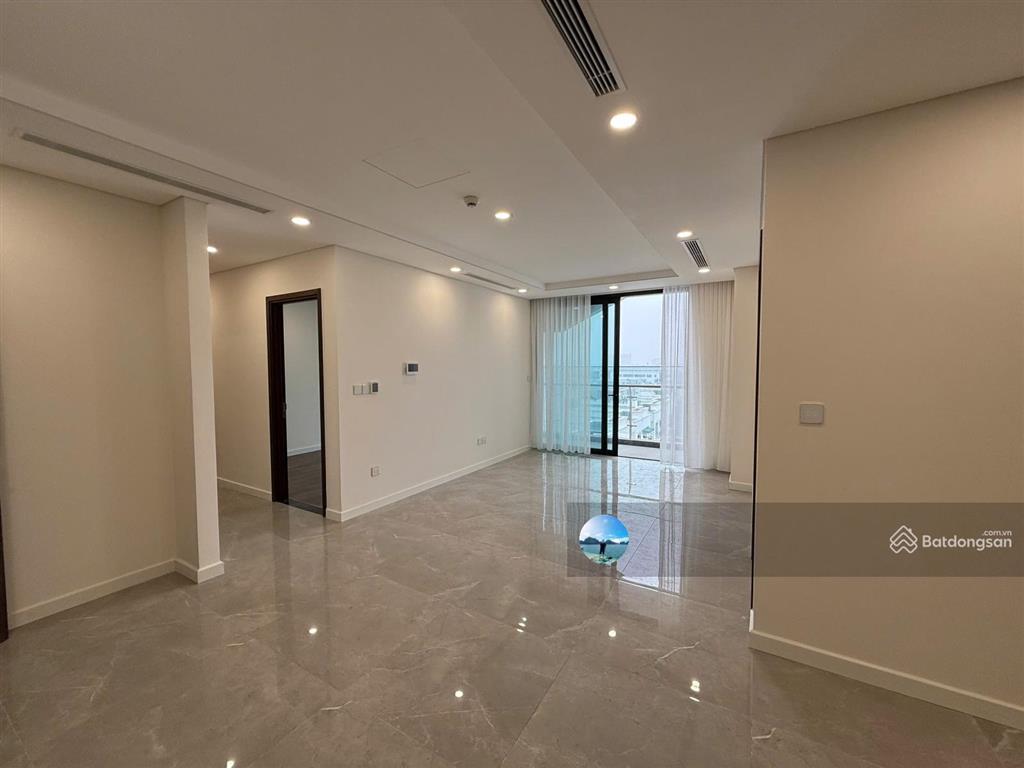 Cho thuê 3 ngủ nguyên + 108m2 chỉ với 14tr/th giá hời sunshine green iconic  em long 0869 971 ***