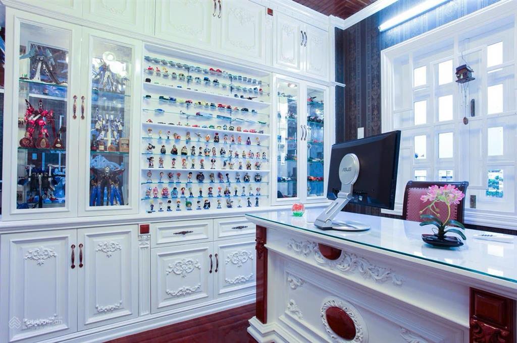 Chủ nhà đi định cư nước ngoài cần bán căn nhà mặt tiền thoại ngọc hầu, ngang 7,04m2 nở hậu 9,54m2