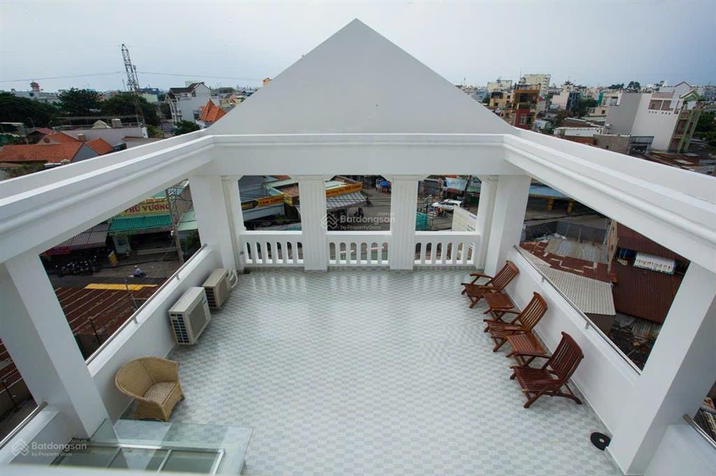 Chủ nhà đi định cư nước ngoài cần bán căn nhà mặt tiền thoại ngọc hầu, ngang 7,04m2 nở hậu 9,54m2