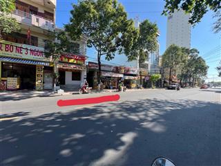 Bán lô đất ngang 11m đường hoàng diệu đi bộ ra biển  có thể xây được 24 tầng phù hợp làm khách sạn