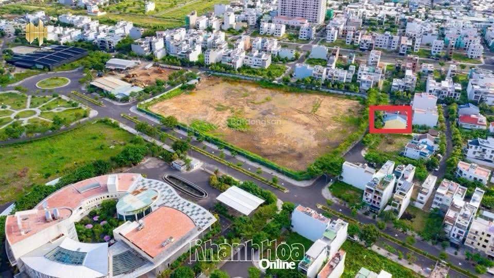 Lô biệt thự ngang 8m đối diện chung cư giá hời an bình tân  chỉ 70tr/m2 sổ đỏ sẵn