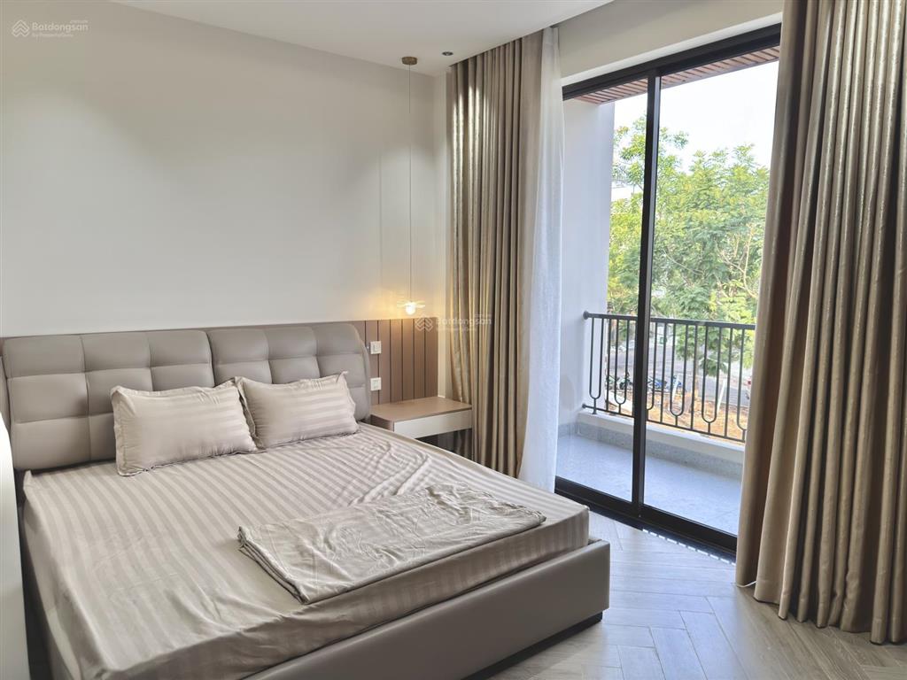 Nhà có thang máy mới hoàn thiện tại gói 5 mỹ gia  vị trí tại đường số 93, hướng nam mát mẻ