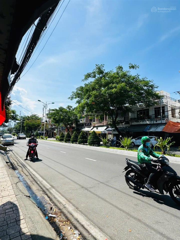 Lô góc 2 mặt tiền mặt đường trần phú  khu kinh doanh nhộn nhịp  giá 18 tỷ (200tr/m2)