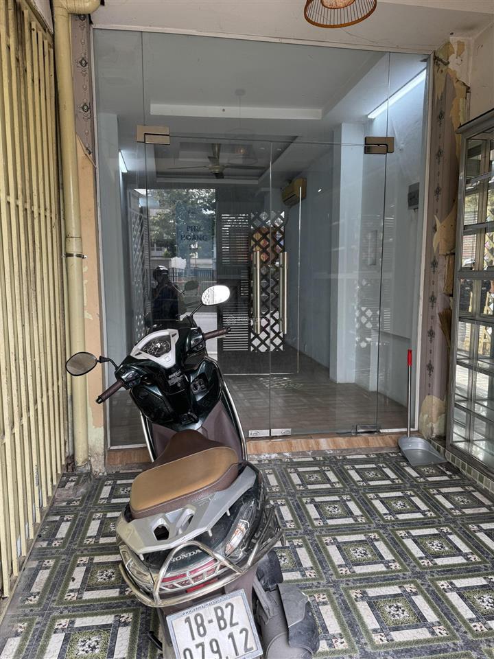Cho thuê nhà mặt tiền  phạm văn đồng, linh tây, thủ đức