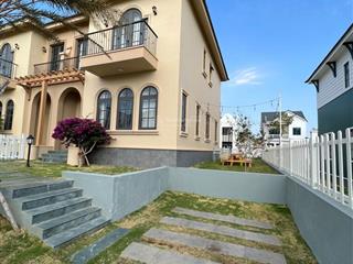 Biệt thự 200m2 full nội thất đường thông 16m hướng đông nam giá 6.35 tỷ bao thuế phí 0966 765 ***