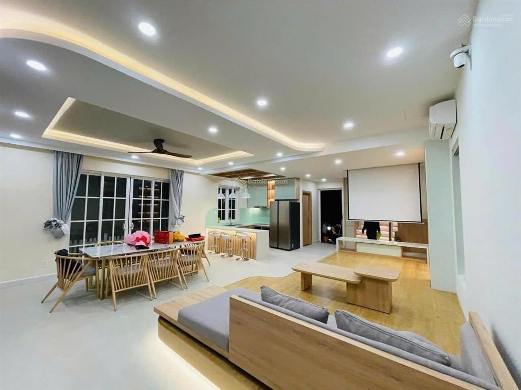 Chuyển nhượng biệt thự đơn lập full nội thất 3pn gần hồ bơi. giá 6.5 tỷ bao thuế phí 0966 765 ***