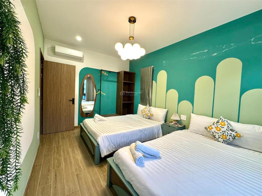 Gấp gấp! chuyển nhượng biệt thự full nội thất 3pn giá 4,8 tỷ (bao thuế phí) gần sát hồ bơi