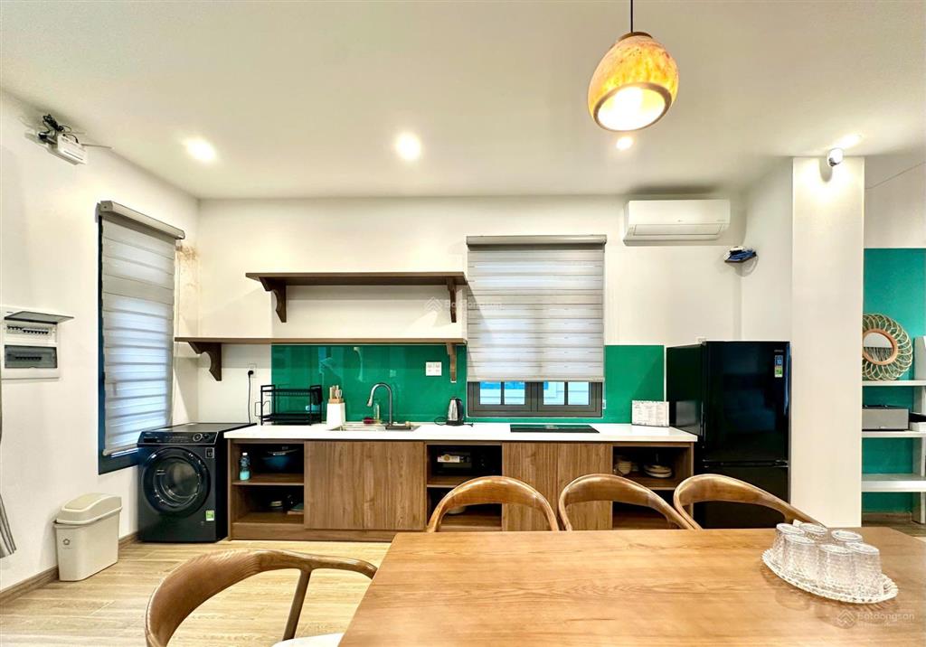 Gấp gấp! chuyển nhượng biệt thự full nội thất 3pn giá 4,8 tỷ (bao thuế phí) gần sát hồ bơi