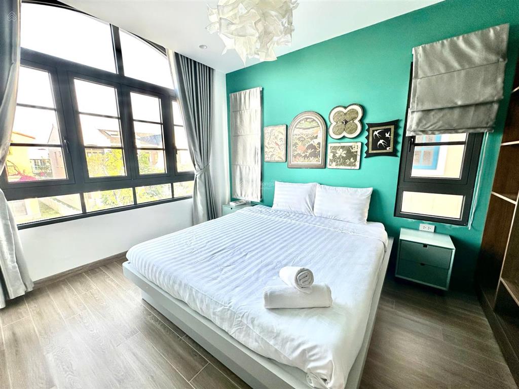 Gấp gấp! chuyển nhượng biệt thự full nội thất 3pn giá 4,8 tỷ (bao thuế phí) gần sát hồ bơi