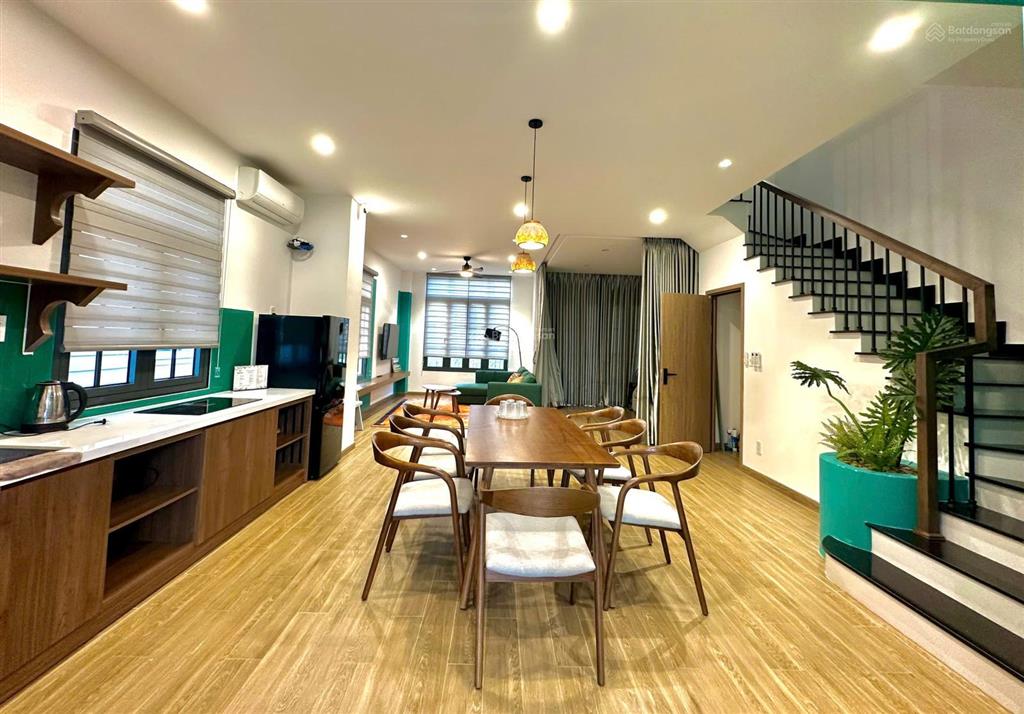 Gấp gấp! chuyển nhượng biệt thự full nội thất 3pn giá 4,8 tỷ (bao thuế phí) gần sát hồ bơi