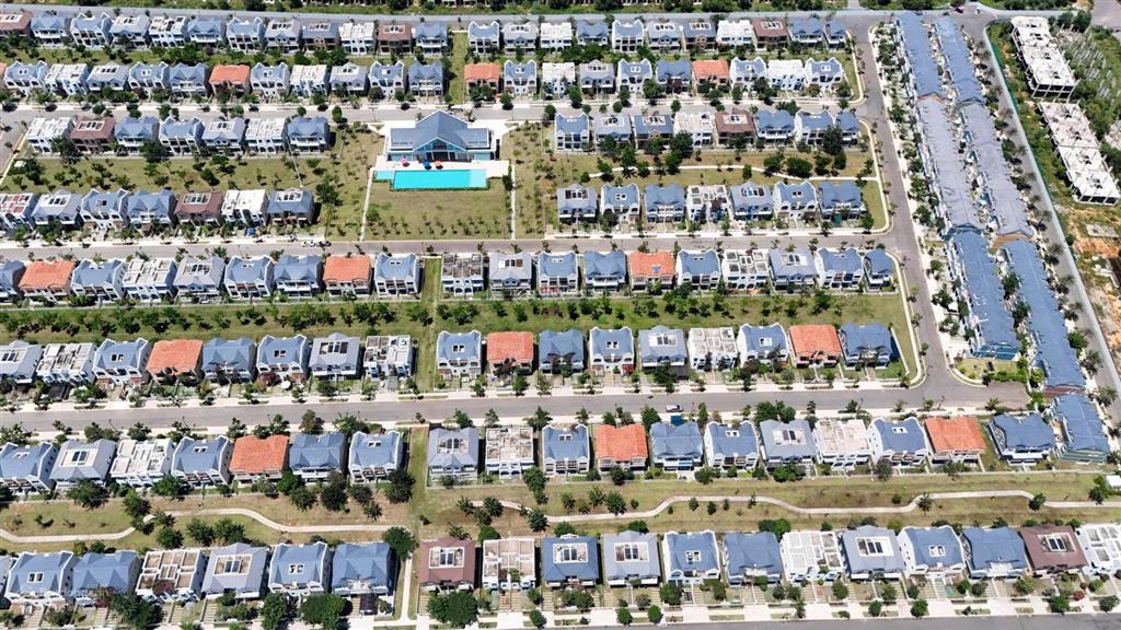 Cắt lỗ biệt thự song lập giá 4.2 tỷ (bao thuế phí) nằm trên trục đường thông 16m .  0966 765 ***