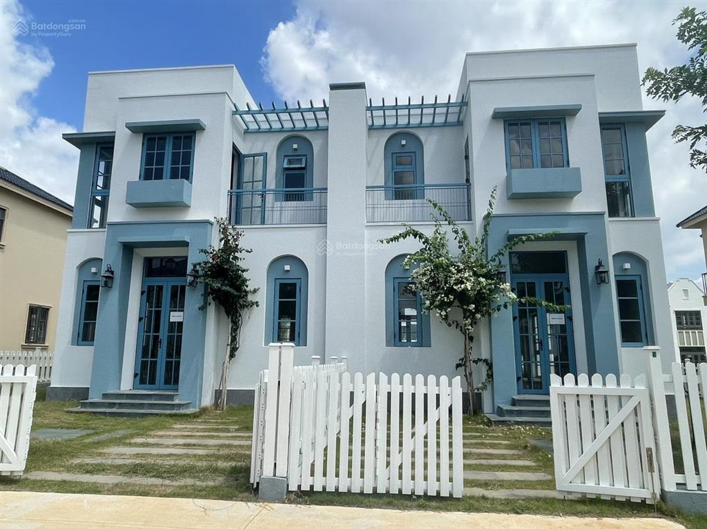 Cắt lỗ biệt thự song lập giá 4.2 tỷ (bao thuế phí) nằm trên trục đường thông 16m .  0966 765 ***