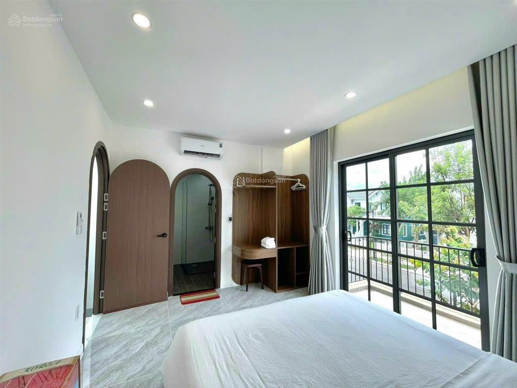 Biệt thự full nội thất 4pn gần hồ bơi, clubhouse. giá 5.4 tỷ bao thuế phí.  0966 765 ***