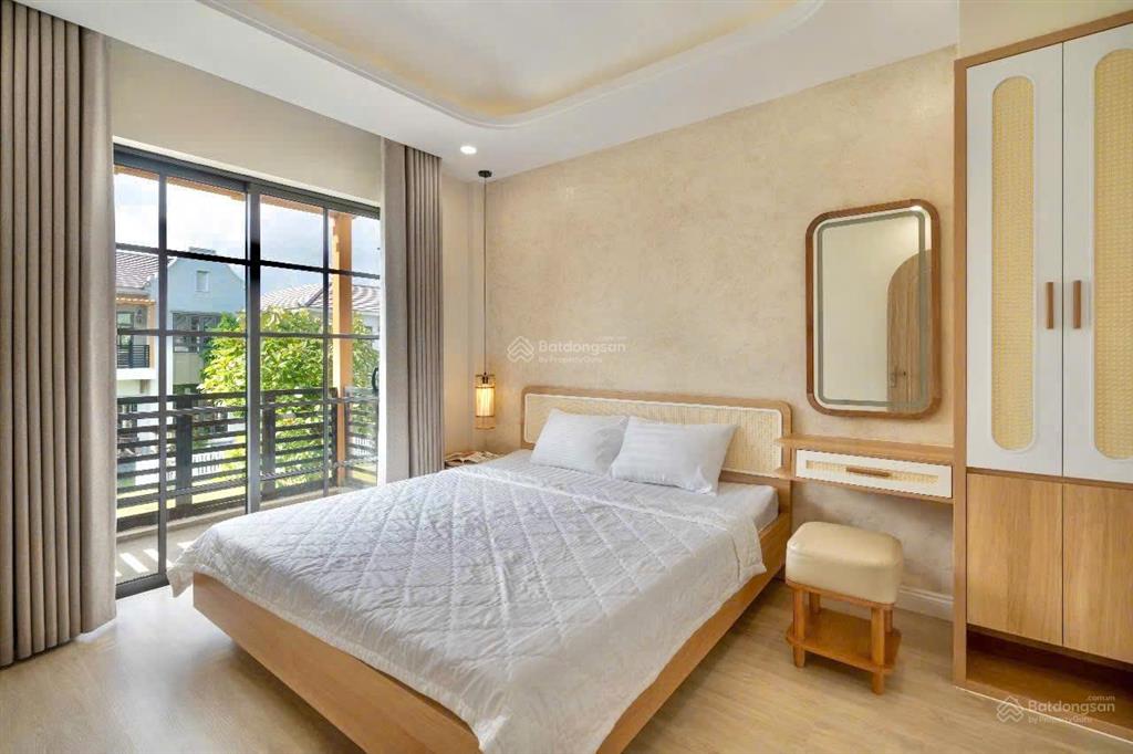 Chỉ 5.99 tỷ (bao thuế phí) căn biệt thự 200m2 + tặng nội thất cao cấp 4pn  5 giường