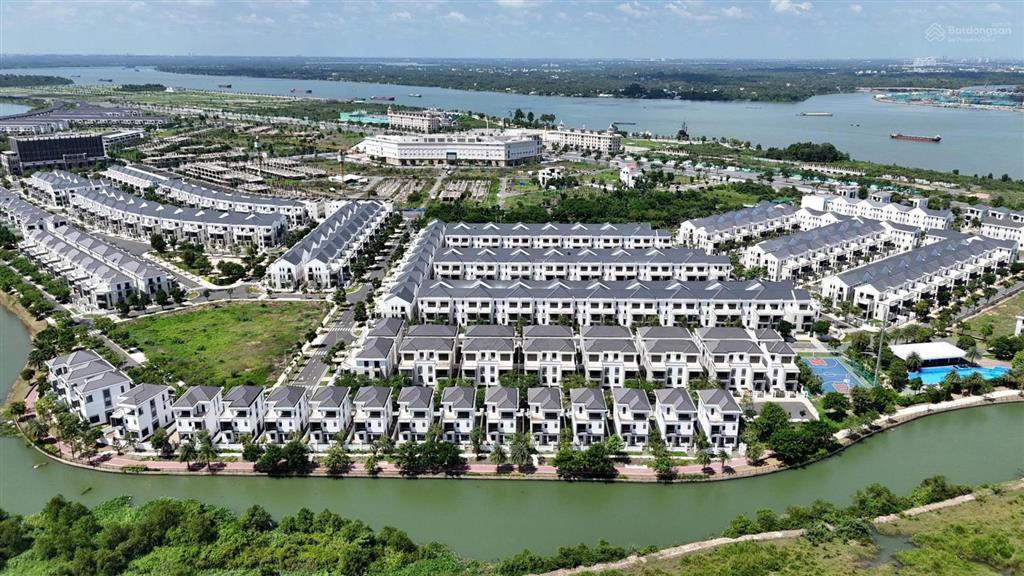 Biệt thự song lập 200m2 đối diện đơn lập view sông giá 10.9 tỷ bao thuế phí chờ sổ  0966 765 ***