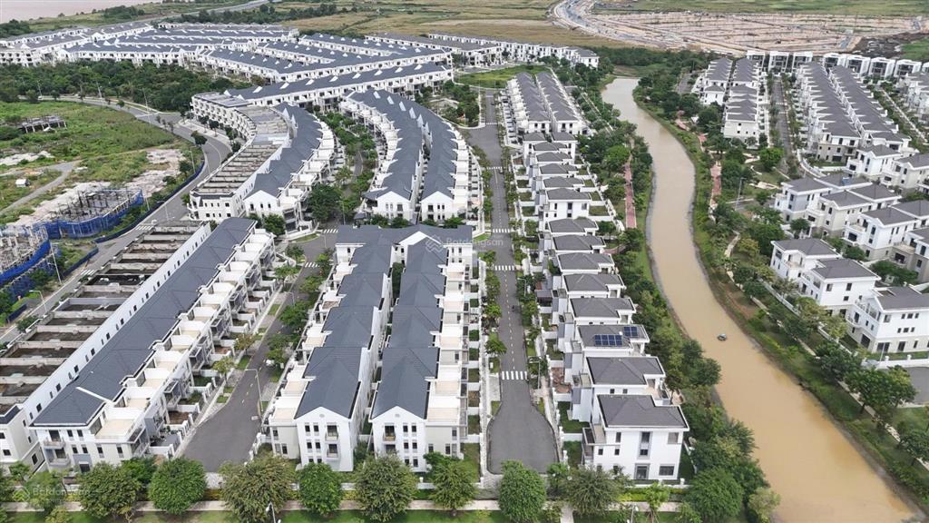 Biệt thự song lập 200m2 đối diện đơn lập view sông giá 10.9 tỷ bao thuế phí chờ sổ  0966 765 ***