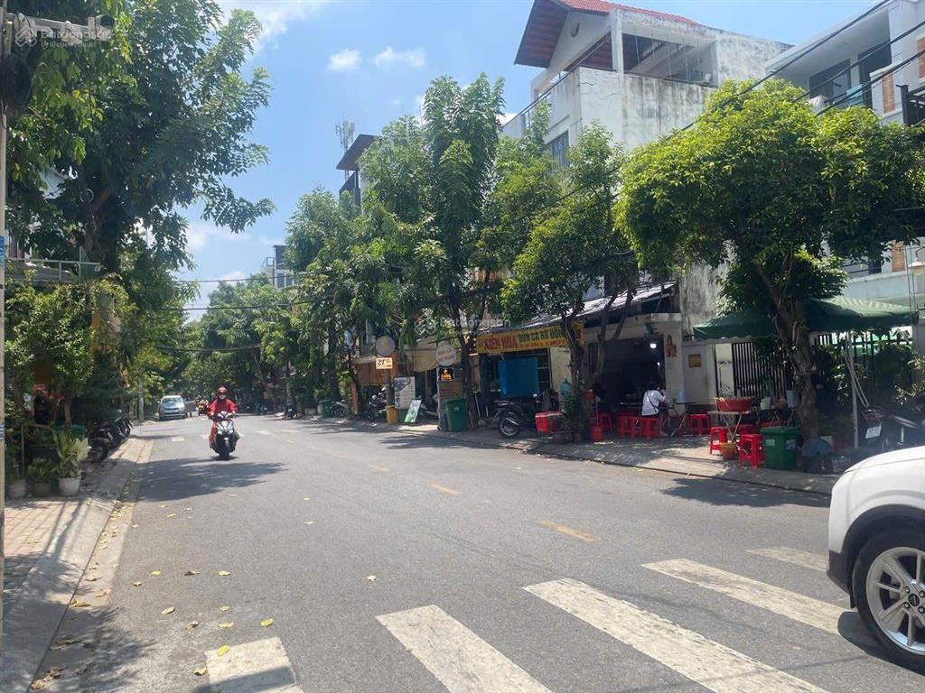 Bán căn hộ dịch vụ cao cấp  bđs dòng tiền quận 7. góc 2 mặt tiền 10x20m