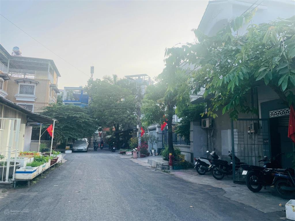 Lô đất đẹp ngang 8m ngay tttm gigamall hiệp bình chánh thủ đức  đường xe hơi