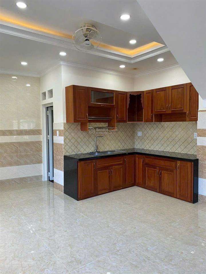 Căn góc 2 mặt tiền đường 17, p.hiệp bình chánh thủ đức, đường xe hơi, thích hợp làm văn phòng và ở