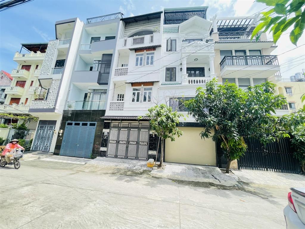 Căn góc 2 mặt tiền đường 17, p.hiệp bình chánh thủ đức, đường xe hơi, thích hợp làm văn phòng và ở