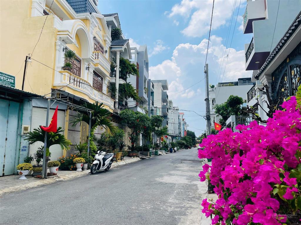 Bán gấp lô đất 130m2 (ngang 6m) đường xe hơi tránh nhau  cách mặt tiền đường hiệp bình 200m