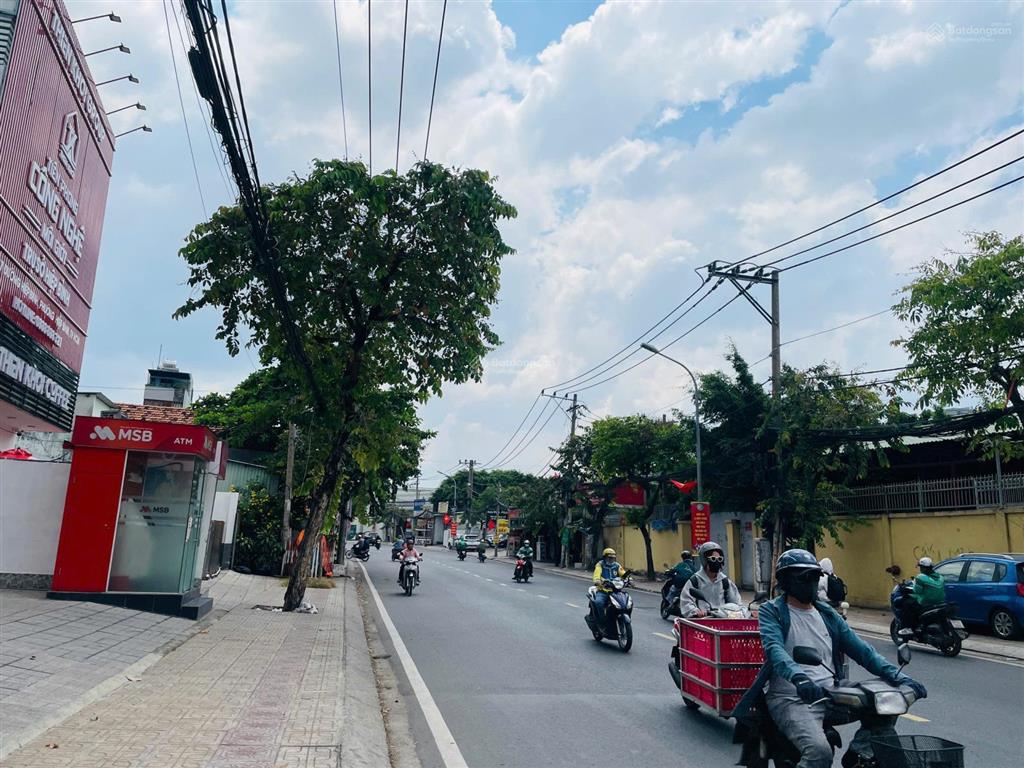 Bán gấp lô đất 130m2 (ngang 6m) đường xe hơi tránh nhau  cách mặt tiền đường hiệp bình 200m