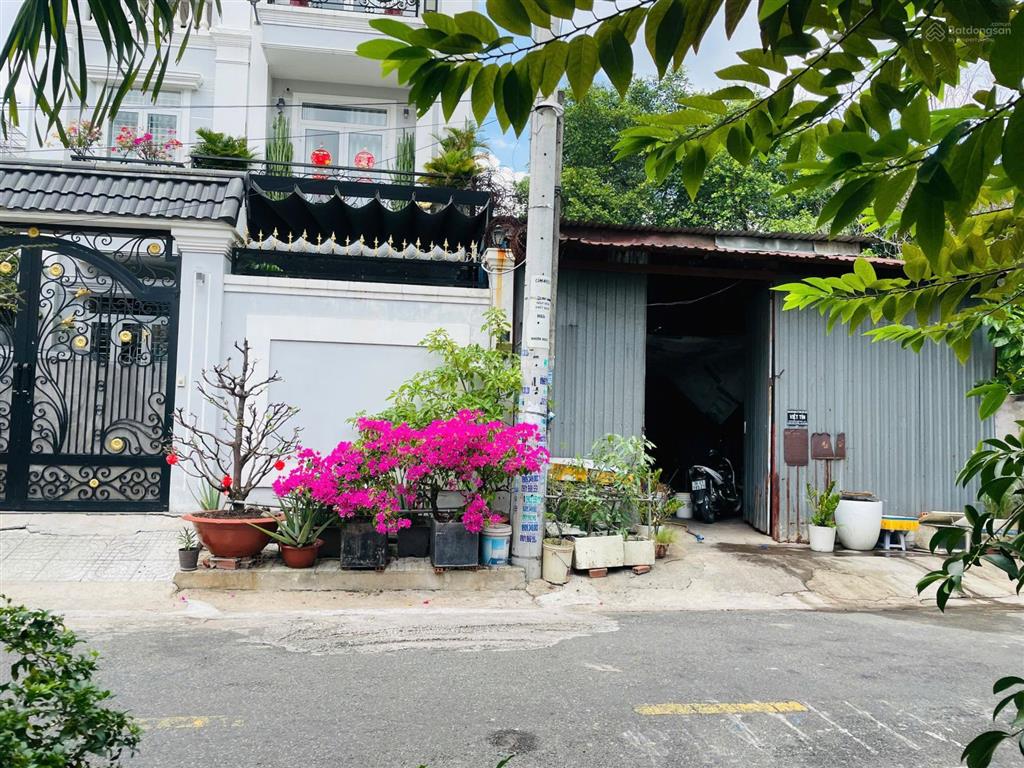 Bán gấp lô đất 130m2 (ngang 6m) đường xe hơi tránh nhau  cách mặt tiền đường hiệp bình 200m